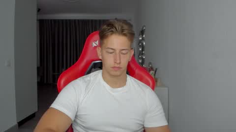 Snapshot of gym_alpha chatting on October 24, 9:22 am Oliver online show from October 24, 9:22 am