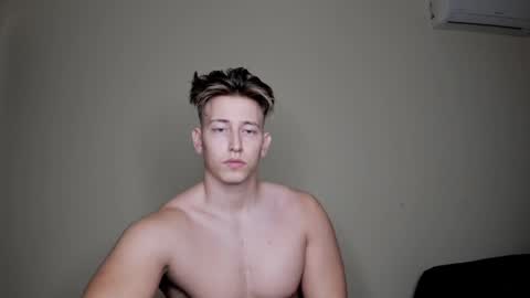 Snapshot of gym_alpha chatting on December 28, 6:29 pm Oliver online show from December 28, 6:29 pm