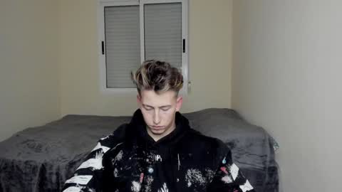 Snapshot of gym_alpha chatting on December 16, 8:37 pm Oliver online show from December 16, 8:37 pm