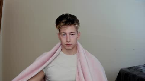 Snapshot of gym_alpha chatting on December 20, 12:05 pm Oliver online show from December 20, 12:05 pm