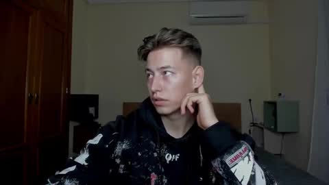 Snapshot of gym_alpha chatting on March 3, 9:45 pm Oliver online show from March 3, 9:45 pm