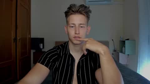 Snapshot of gym_alpha chatting on February 16, 4:42 pm Oliver online show from February 16, 4:42 pm