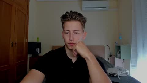 Snapshot of gym_alpha chatting on February 26, 4:03 pm Oliver online show from February 26, 4:03 pm