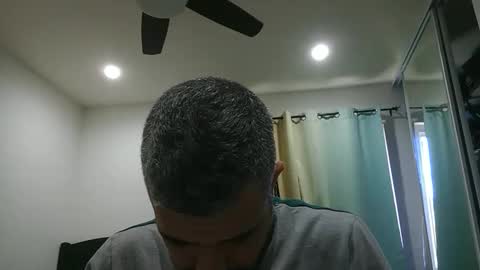 h0nest84 online show from January 1, 6:49 pm