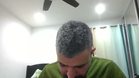 h0nest84 online show from February 10, 5:47 am