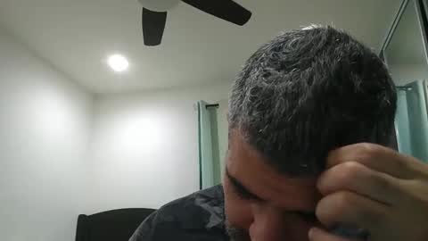 h0nest84 online show from December 19, 6:34 am