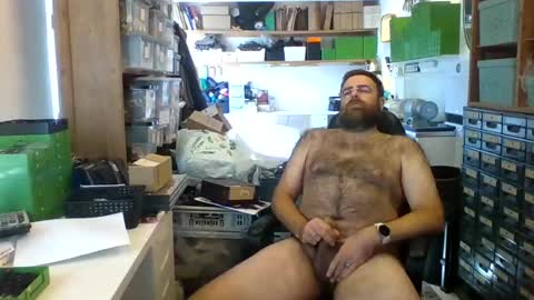 hairyhairybear123 online show from July 2, 7:47 am