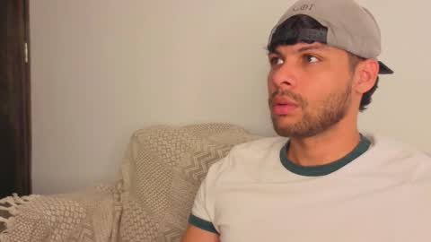 Independent       model  online show from January 18, 7:16 pm