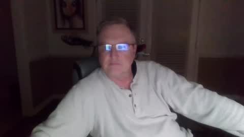 Snapshot of han63 chatting on January 7, 11:44 am Han online show from January 7, 11:44 am