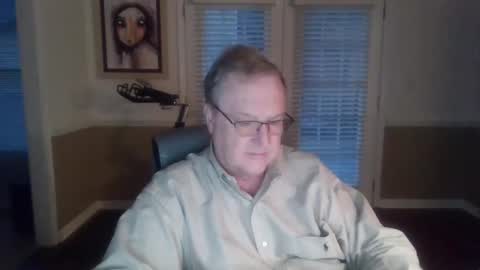 Snapshot of han63 chatting on October 26, 11:45 am Han online show from October 26, 11:45 am