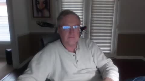 Snapshot of han63 chatting on January 5, 1:04 pm Han online show from January 5, 1:04 pm