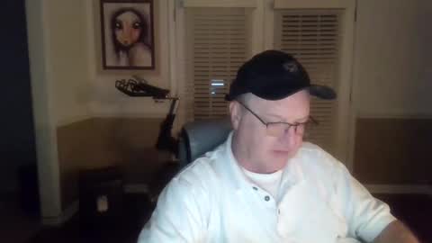 Snapshot of han63 chatting on October 3, 11:04 am Han online show from October 3, 11:04 am