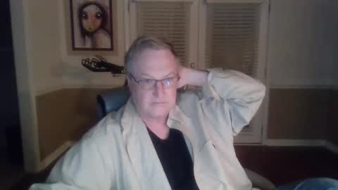 Snapshot of han63 chatting on October 31, 11:02 am Han online show from October 31, 11:02 am