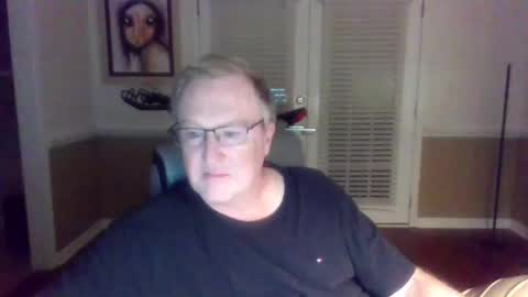 Snapshot of han63 chatting on December 10, 11:11 am Han online show from December 10, 11:11 am