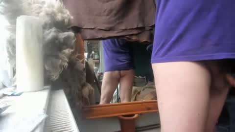 Snapshot of handncocknocum chatting on December 9, 8:44 am handncocknocum online show from December 9, 8:44 am