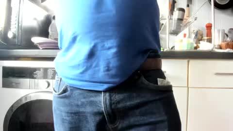 Snapshot of handncocknocum chatting on February 10, 11:36 am handncocknocum online show from February 10, 11:36 am