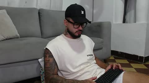 Handsomen online show from January 19, 3:42 am