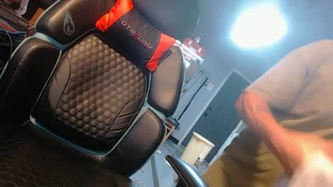 handystud33 online show from September 19, 2:17 pm