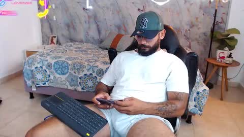 hanz_col online show from December 2, 6:33 pm