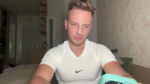 hanzlagerfelt online show from November 10, 8:25 pm