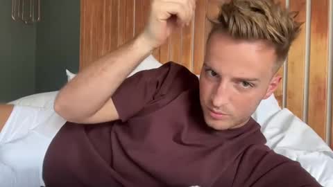 hanzlagerfelt online show from October 31, 9:07 pm