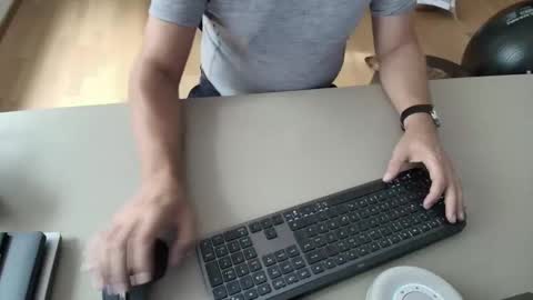 Snapshot of happybugger chatting on September 29, 12:13 pm Cum for you online show from September 29, 12:13 pm