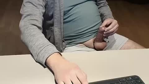 Snapshot of happybugger chatting on January 17, 7:51 am Cum for you online show from January 17, 7:51 am