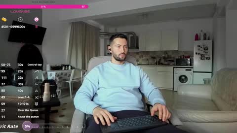Snapshot of hard_chriss chatting on October 24, 3:03 pm Hard Cock online show from October 24, 3:03 pm