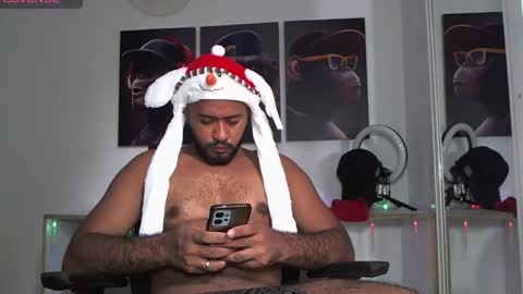 hardboy_latin online show from December 19, 8:44 pm