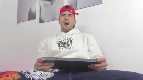 harold_999 online show from November 6, 8:45 pm