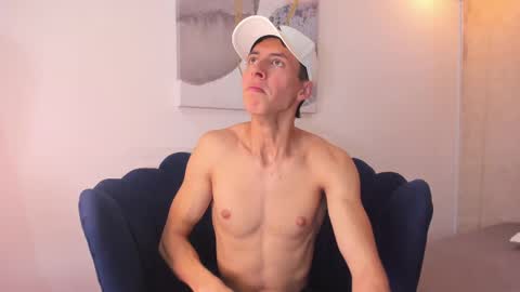 Snapshot of harry_klein chatting on September 21, 5:35 pm   H  K   online show from September 21, 5:35 pm