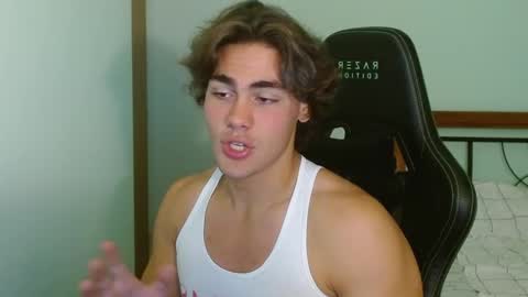 Snapshot of harryking1 chatting on September 29, 8:05 pm harryking1 online show from September 29, 8:05 pm