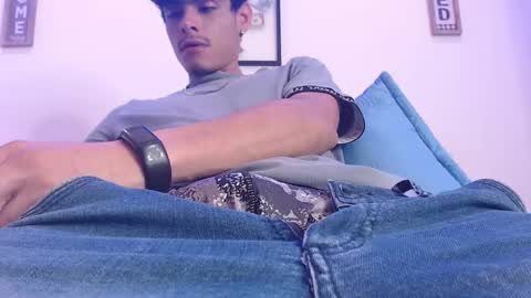 Snapshot of harrythomson1 chatting on February 16, 7:26 am harry thomson online show from February 16, 7:26 am