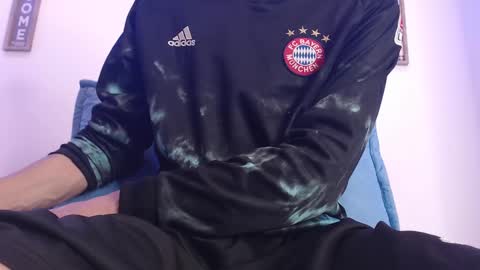 Snapshot of harrythomson1 chatting on February 13, 9:30 am harry thomson online show from February 13, 9:30 am