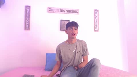 Snapshot of harrythomson1 chatting on December 15, 2:27 pm harry thomson online show from December 15, 2:27 pm