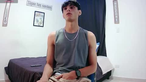 Snapshot of harrythomson1 chatting on October 30, 2:24 am harry thomson online show from October 30, 2:24 am