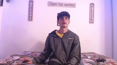 Snapshot of harrythomson1 chatting on January 20, 4:21 am harry thomson online show from January 20, 4:21 am