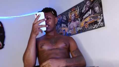 hazlan_420 online show from February 9, 11:09 pm