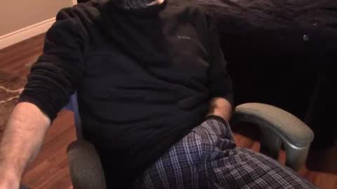 Snapshot of heavilyhung chatting on December 11, 6:16 am John online show from December 11, 6:16 am