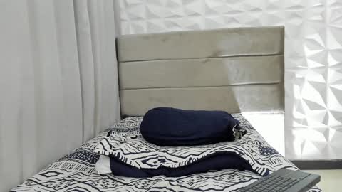 Snapshot of heavy_thor chatting on December 5, 12:41 am Thor online show from December 5, 12:41 am