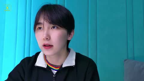 HEEJIN online show from September 22, 8:08 pm