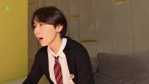 HEEJIN online show from September 30, 3:15 pm