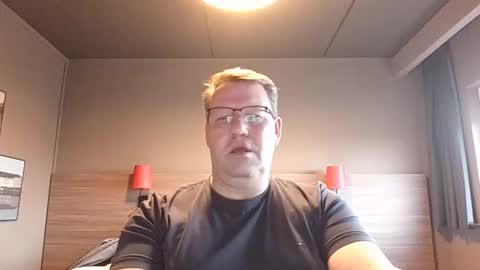 henrikrp1971 online show from March 10, 4:46 pm