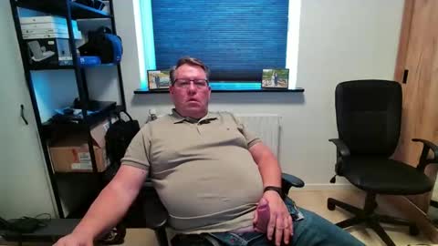 henrikrp1971 online show from April 8, 12:58 pm