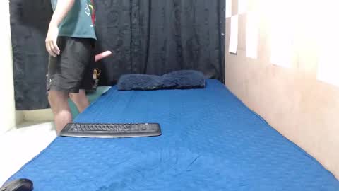 Snapshot of henry_gandy chatting on January 23, 12:30 pm HENRY GANDY online show from January 23, 12:30 pm