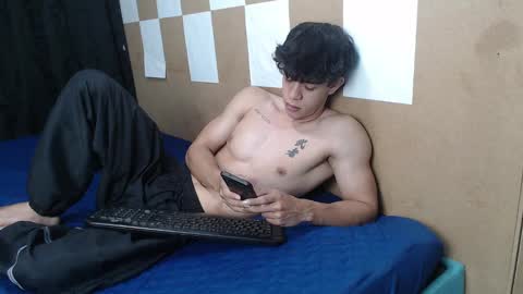 Snapshot of henry_gandy chatting on February 6, 1:32 pm HENRY GANDY online show from February 6, 1:32 pm