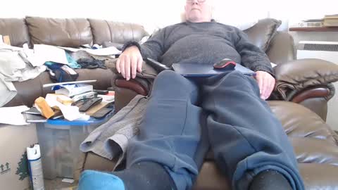 Snapshot of henryjxxx chatting on March 2, 1:42 pm henryjxxx online show from March 2, 1:42 pm