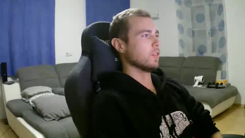 John Pearl online show from December 20, 7:10 pm