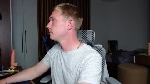 Snapshot of hercules__ chatting on September 10, 1:54 pm Gregblonde  Alextattoo online show from September 10, 1:54 pm