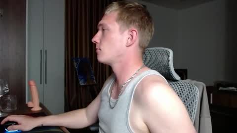 Snapshot of hercules__ chatting on September 17, 2:18 pm Gregblonde  Alextattoo online show from September 17, 2:18 pm